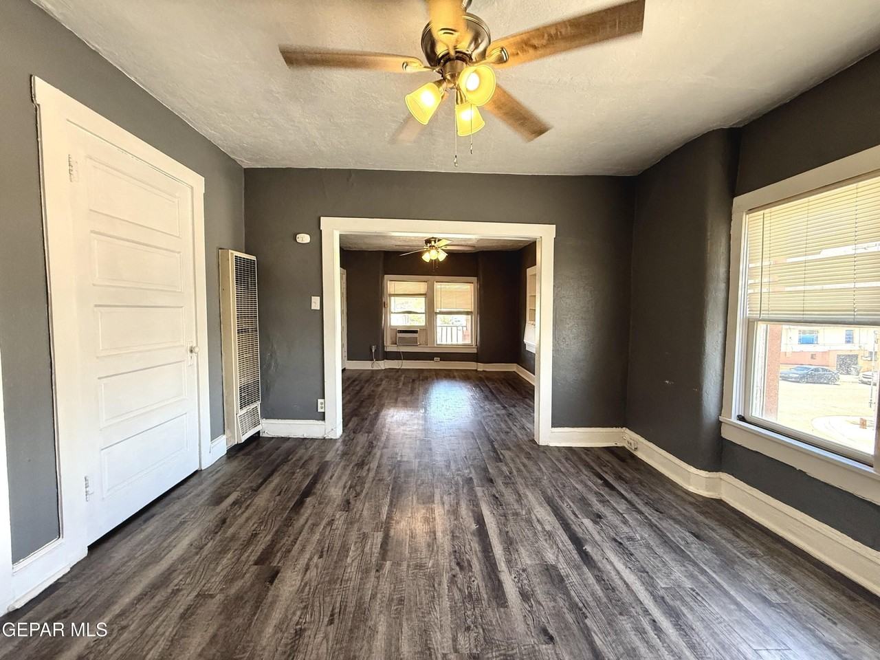714 E River Ave #3 - Photo 5 of 11
