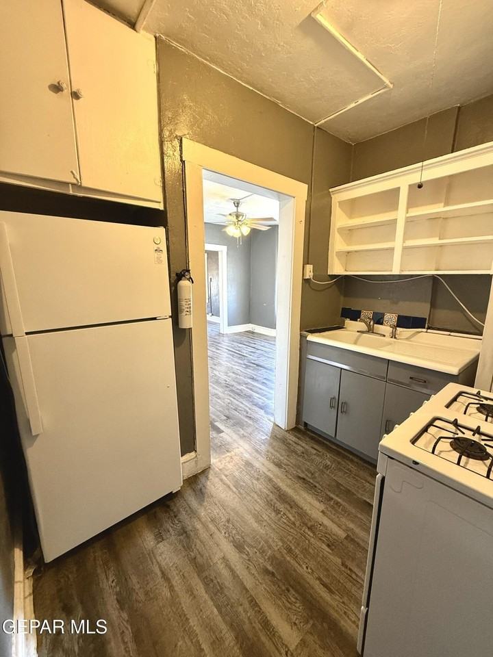 714 E River Ave #3 - Photo 6 of 11