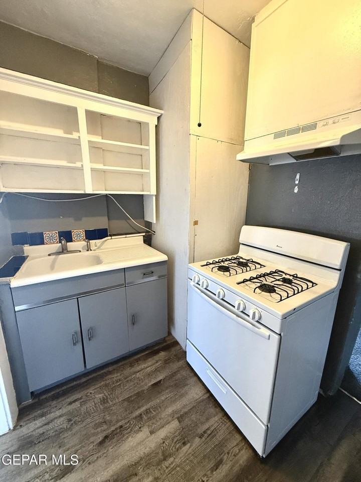 714 E River Ave #3 - Photo 7 of 11