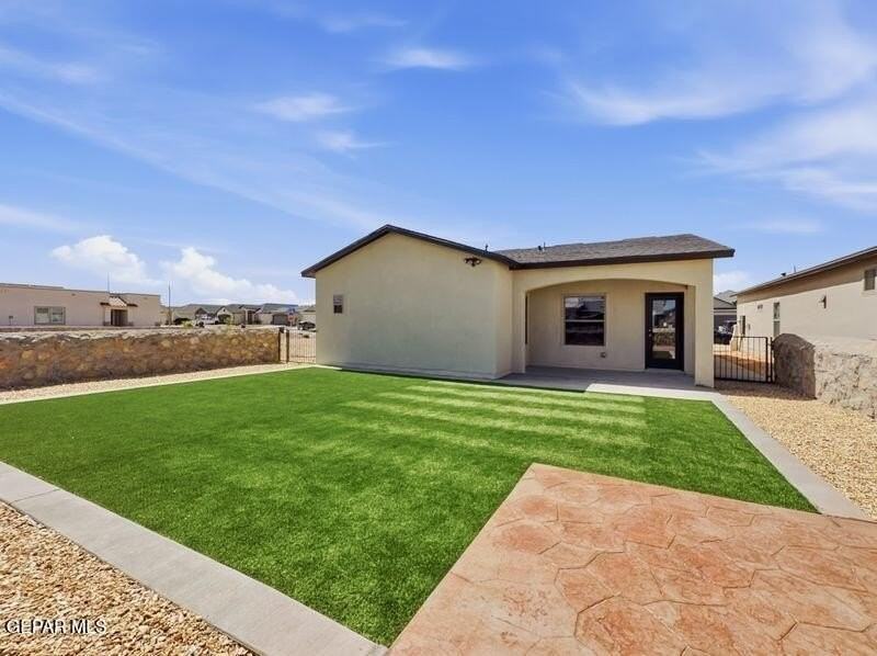 13961 Victory Sky Ave - Photo 3 of 25