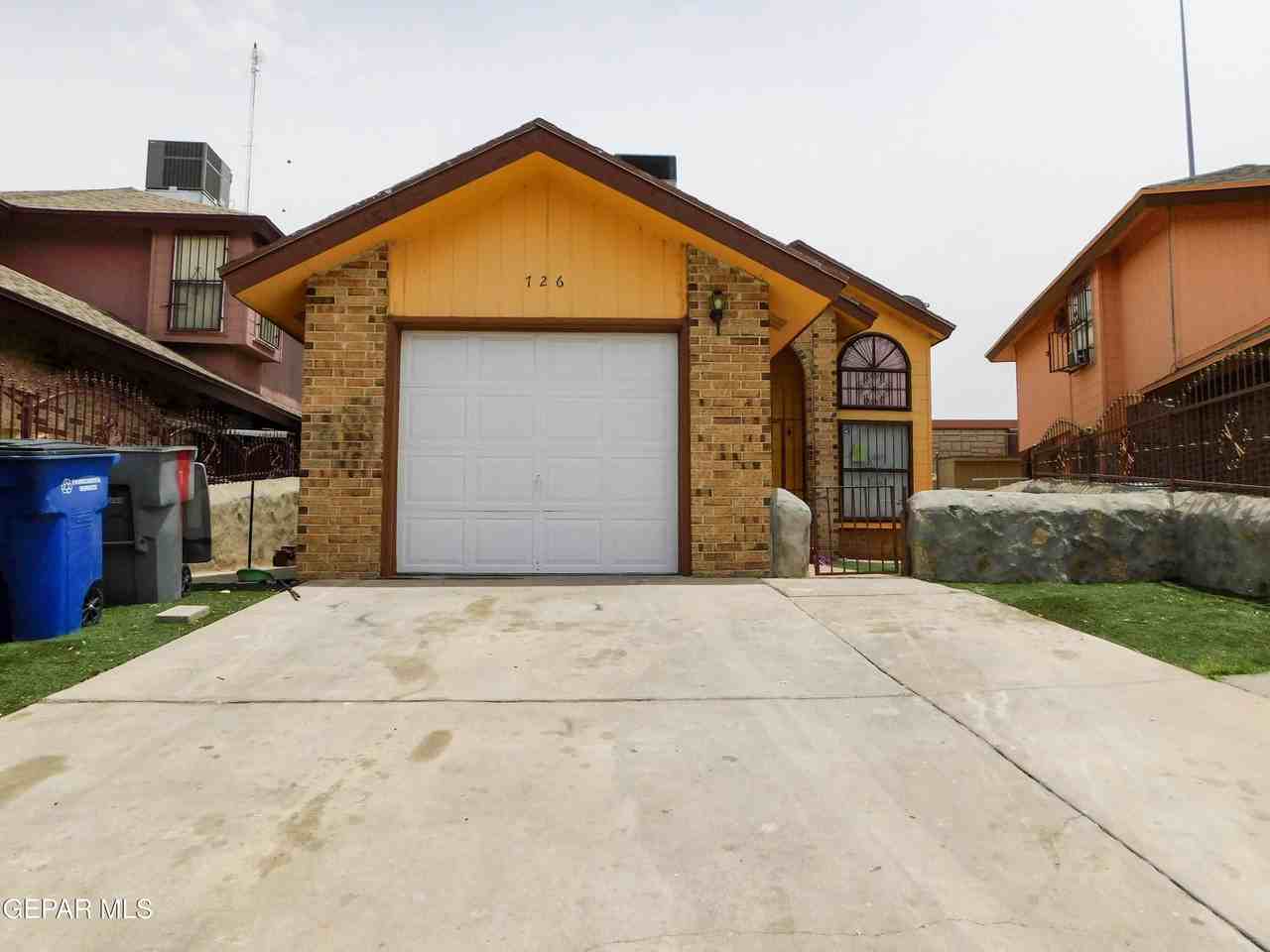 726 Medina St - Photo 3 of 30