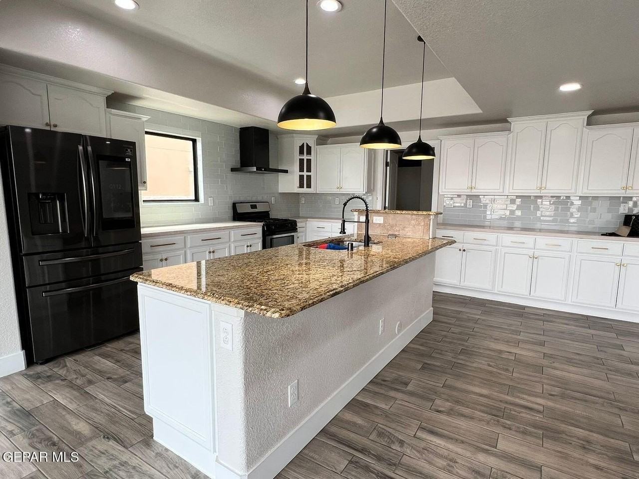 476 Gold Crown Rd - Photo 3 of 19