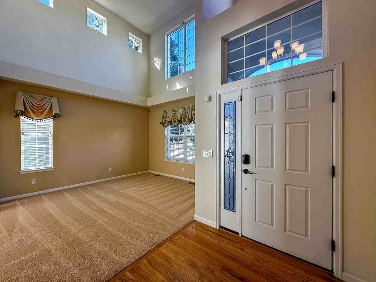 7856 Stonedale Dr - Photo 4 of 50