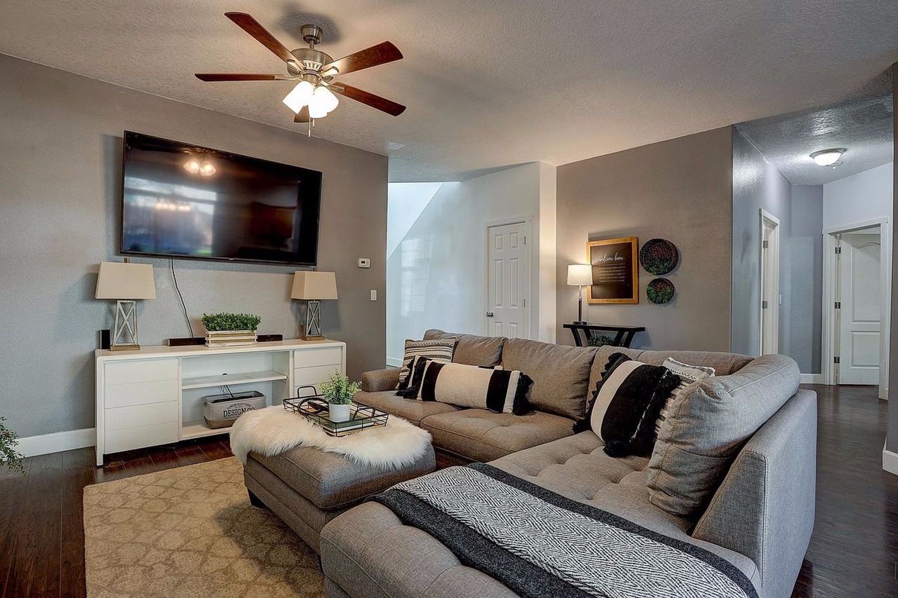 61472 Brosterhous Rd - Photo 4 of 21