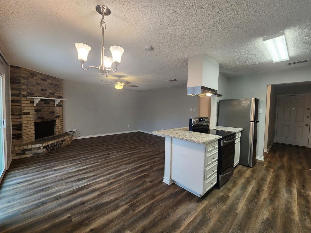 10129 Peppertree Ln - Photo 5 of 17