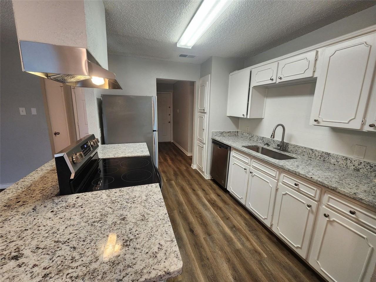 10129 Peppertree Ln - Photo 6 of 17