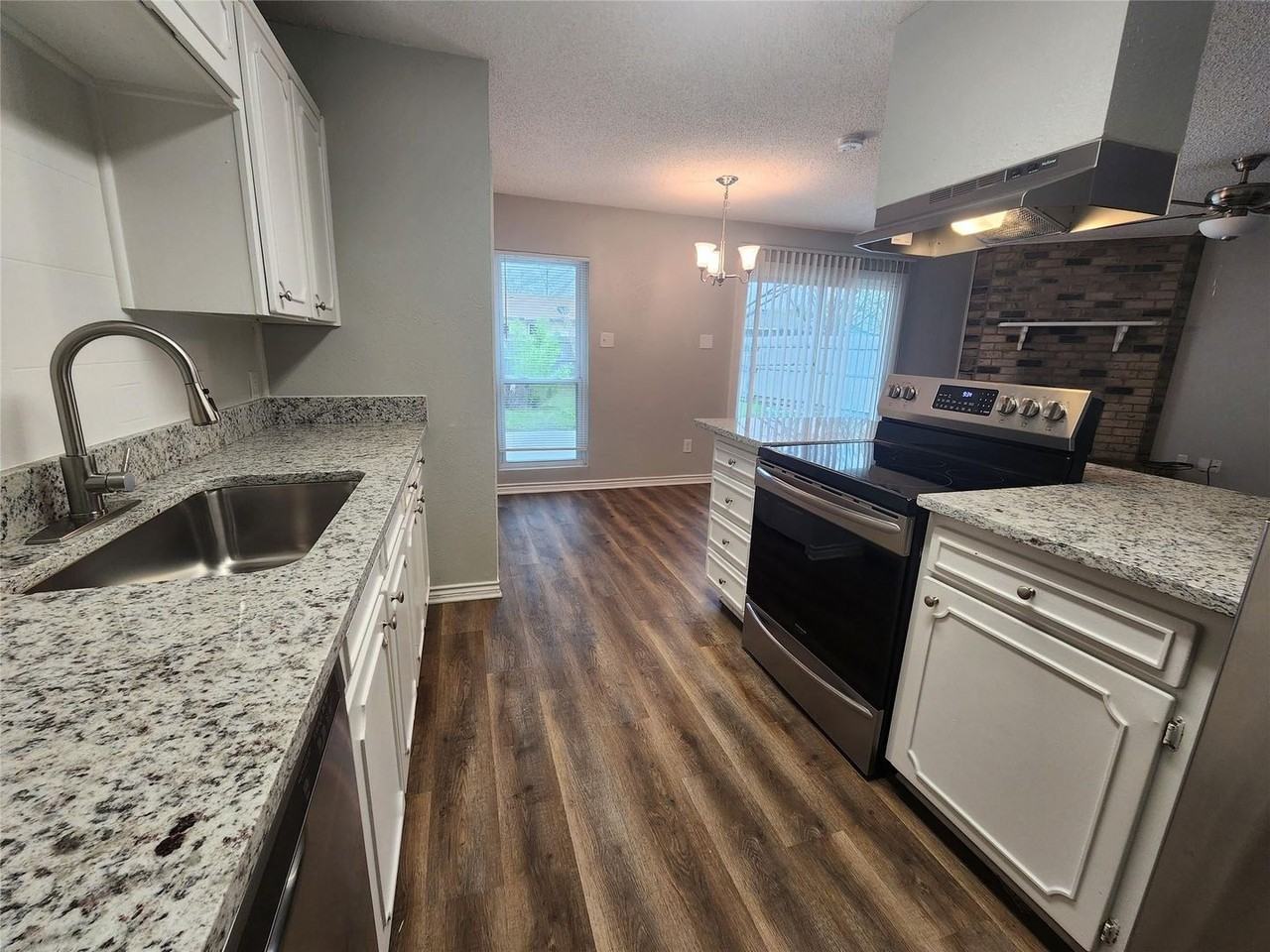10129 Peppertree Ln - Photo 7 of 17
