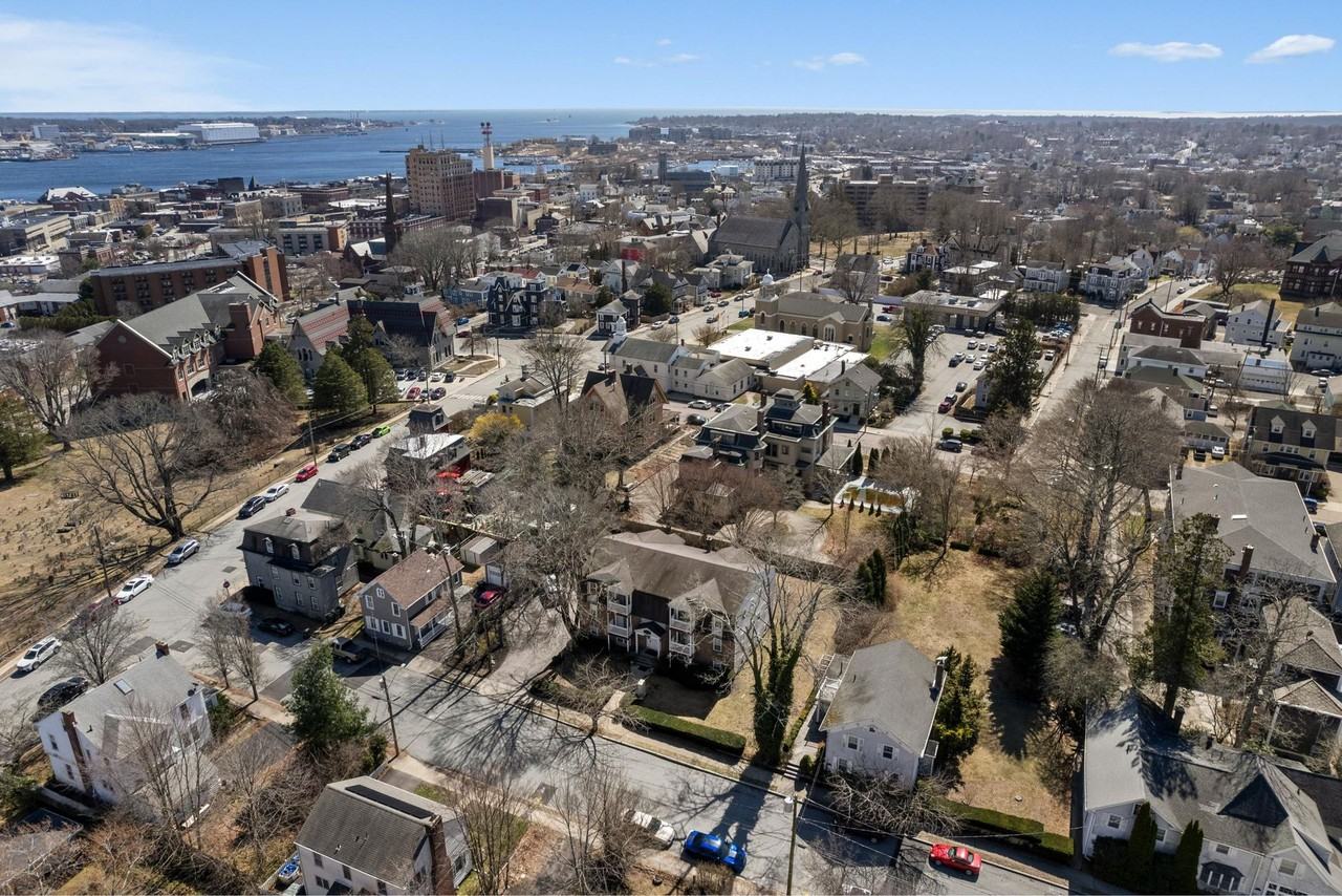 Bristol Apartments - Photo 2 of 6
