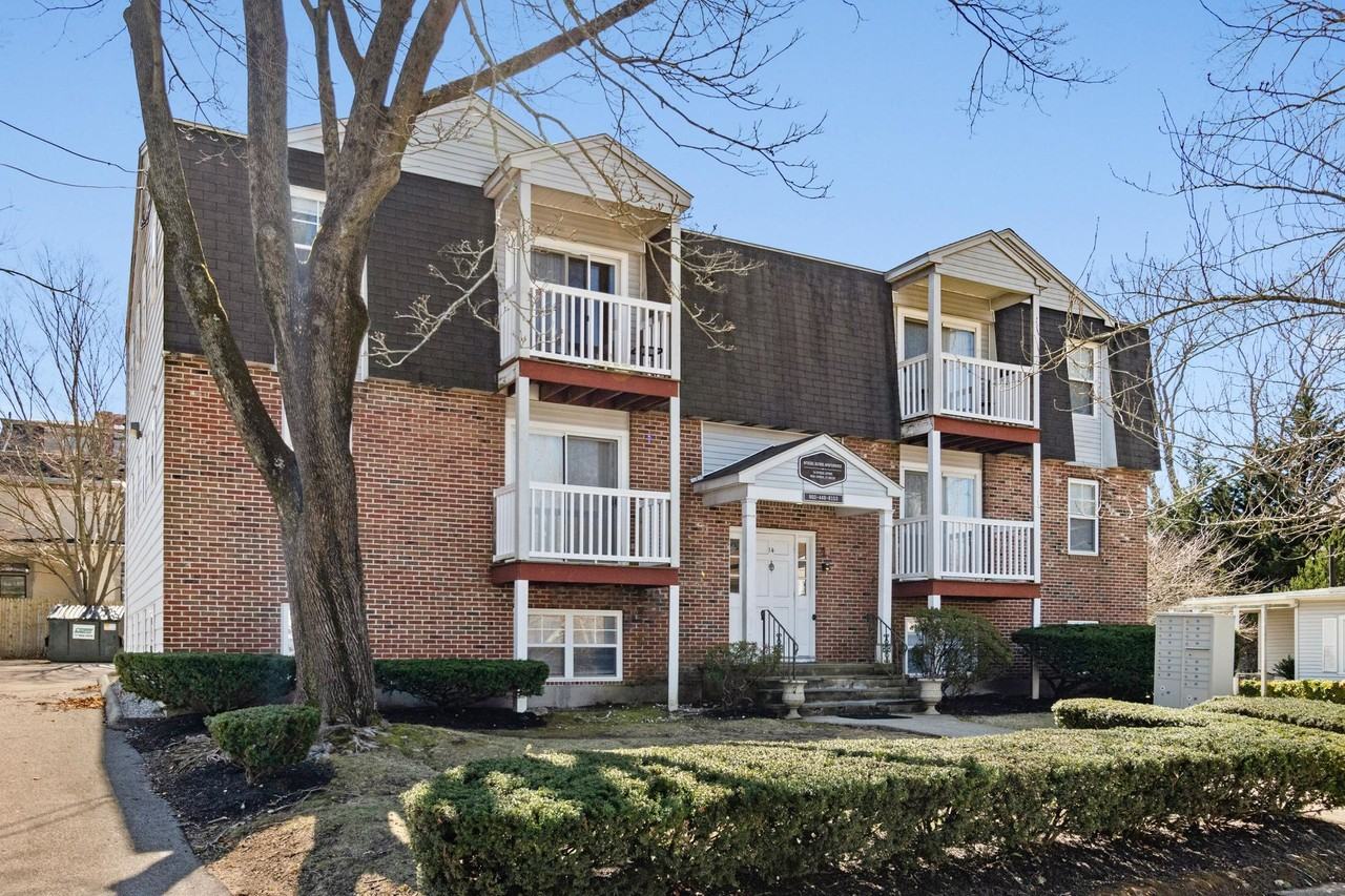 Bristol Apartments - Photo 4 of 6