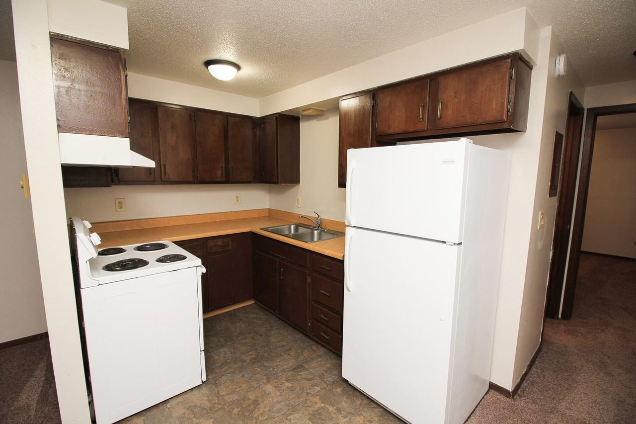 Spring Avenue Apartments - Photo 5 of 10