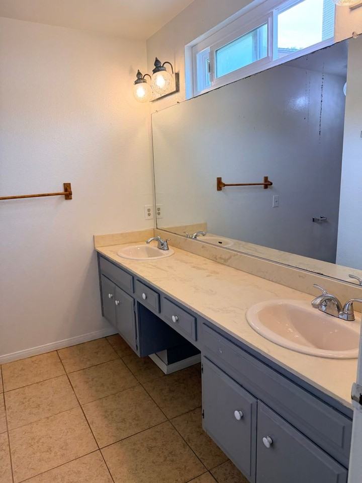 812 Plaza Flora - Photo 5 of 17