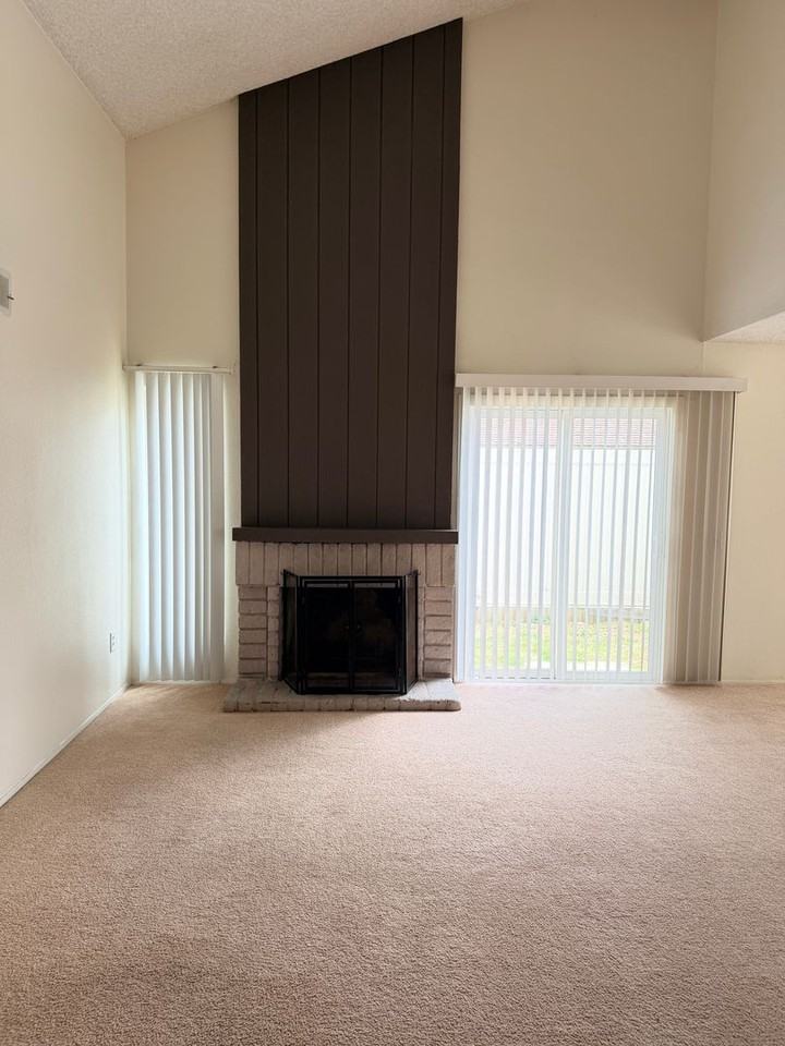 812 Plaza Flora - Photo 6 of 17