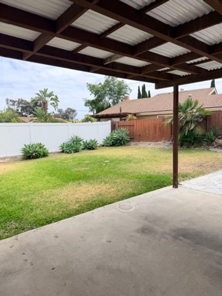 812 Plaza Flora - Photo 4 of 17