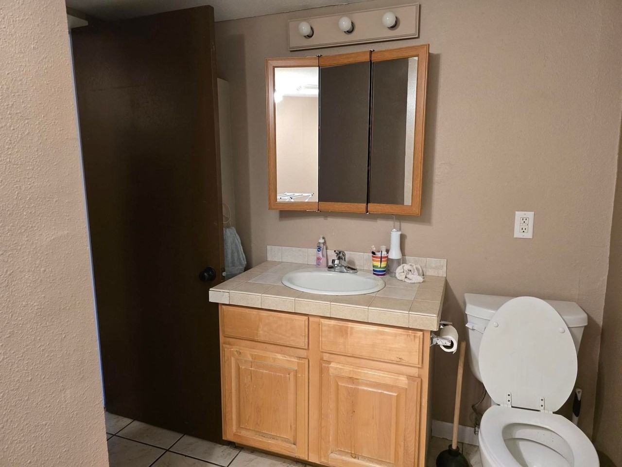 1429 14th St - Photo 5 of 7