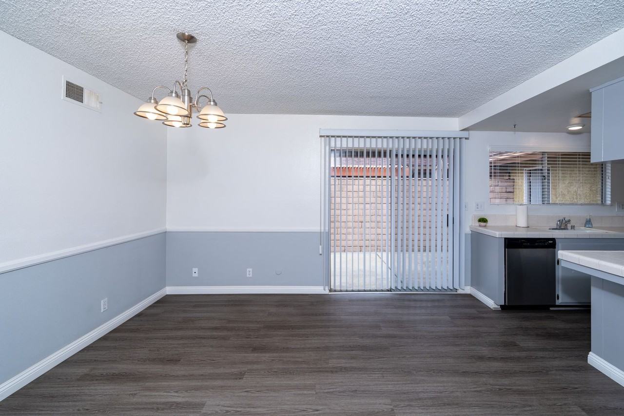 9605 Longden Ave - Photo 4 of 24