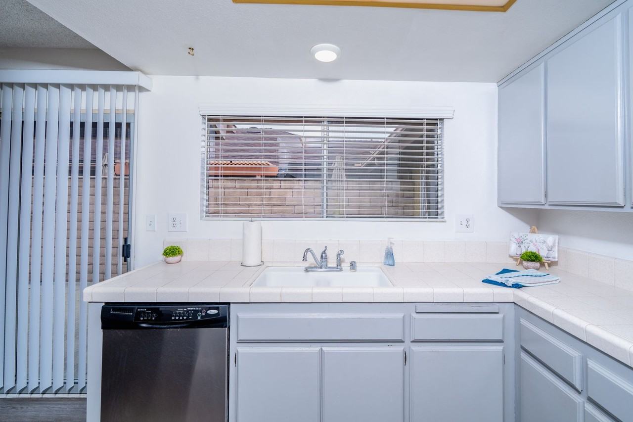 9605 Longden Ave - Photo 6 of 24
