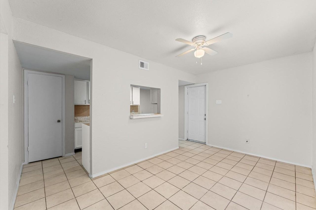 12206 Ormandy St - Photo 5 of 38