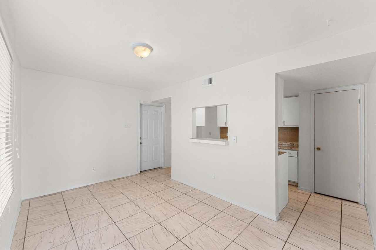 12206 Ormandy St - Photo 7 of 38