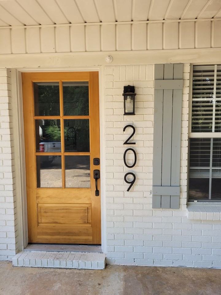 209 Leigh Loop - Photo 2 of 13