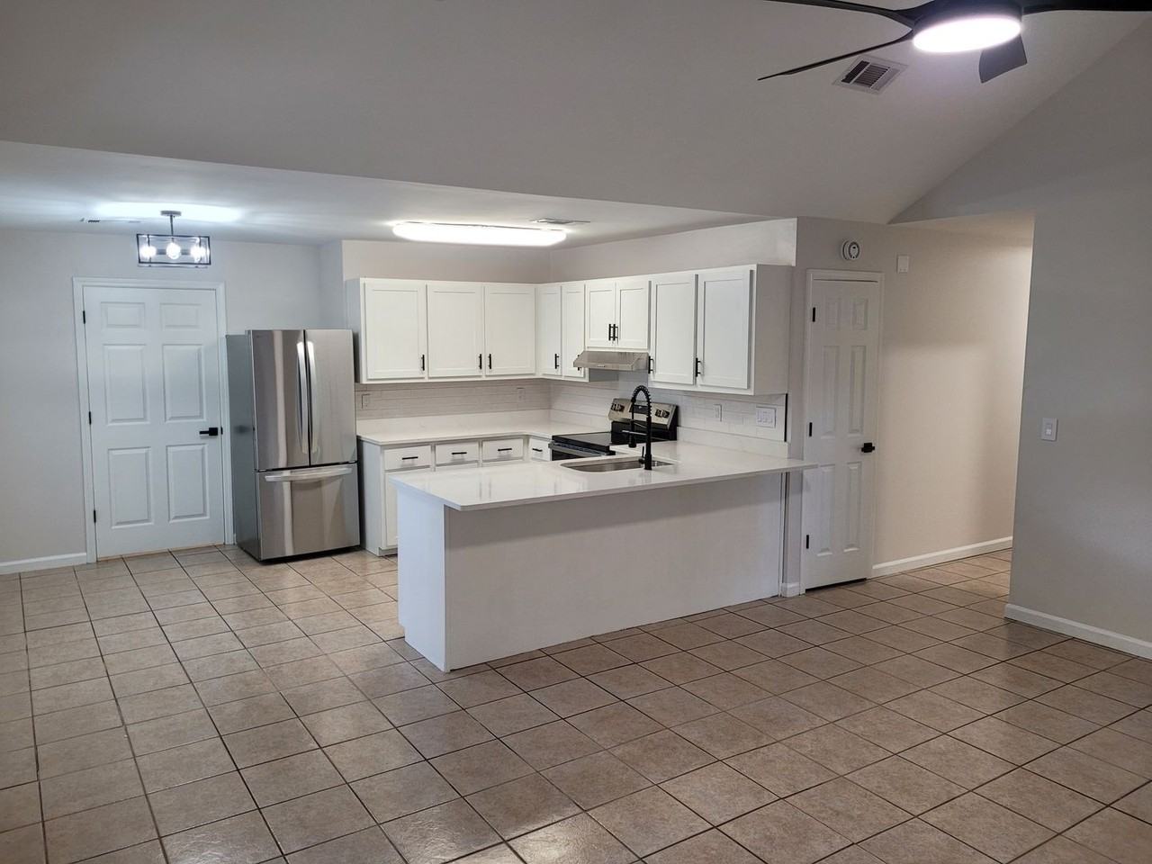209 Leigh Loop - Photo 3 of 13