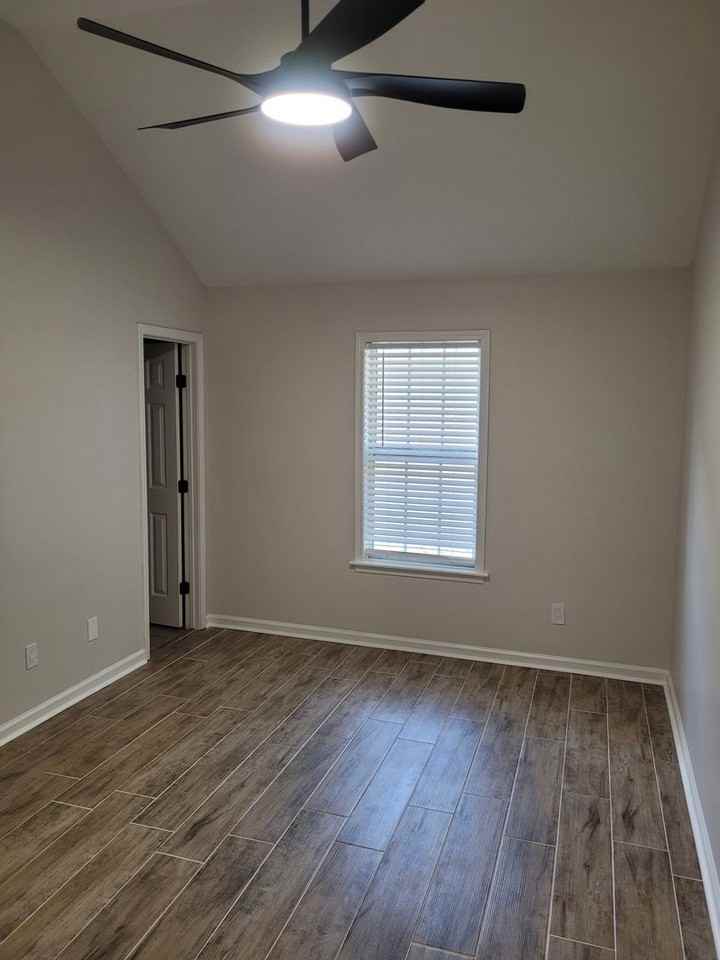 209 Leigh Loop - Photo 4 of 13