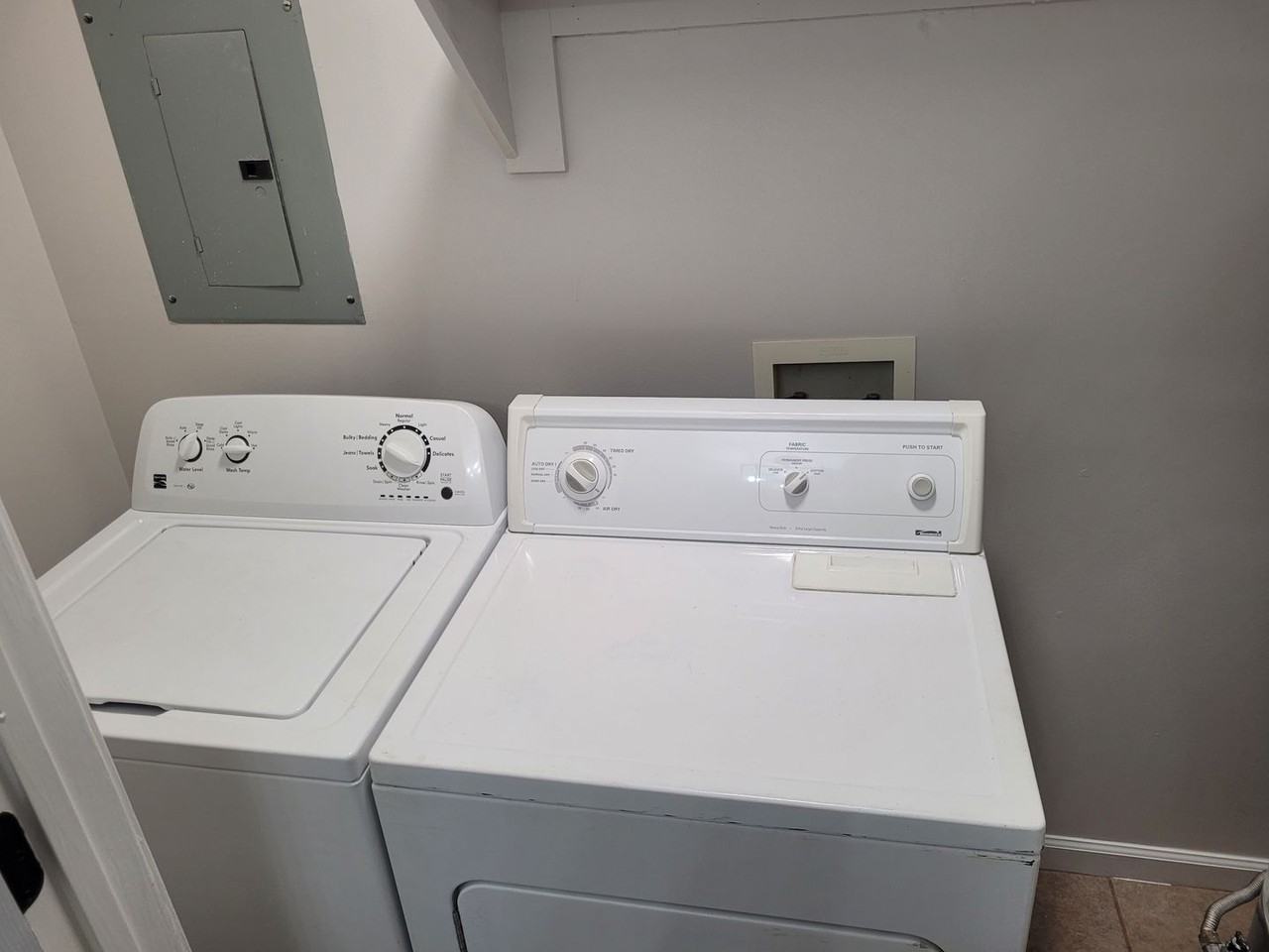 209 Leigh Loop - Photo 6 of 13