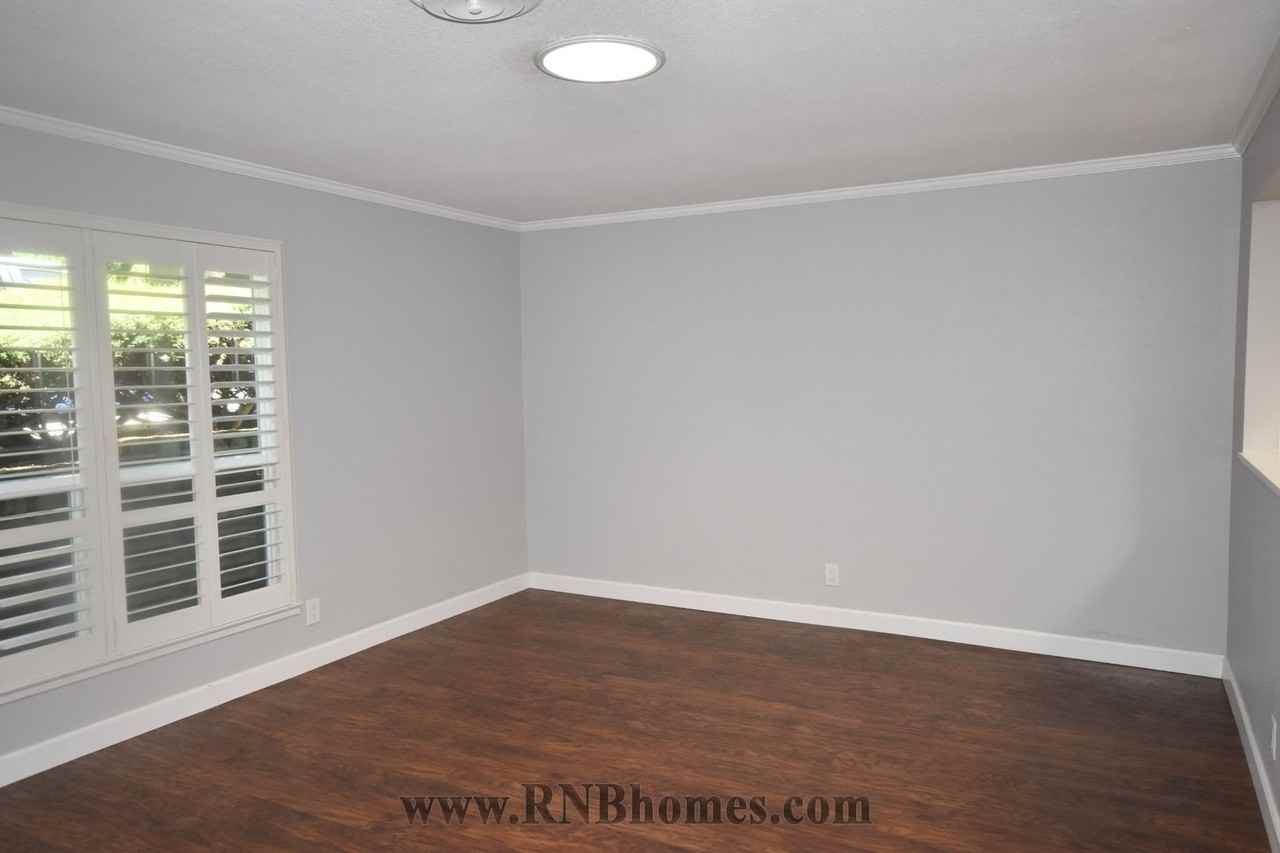 415 Sutton Pl - Photo 3 of 20