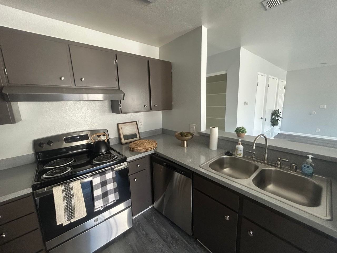 Creekside Apartments - Photo 6 of 16
