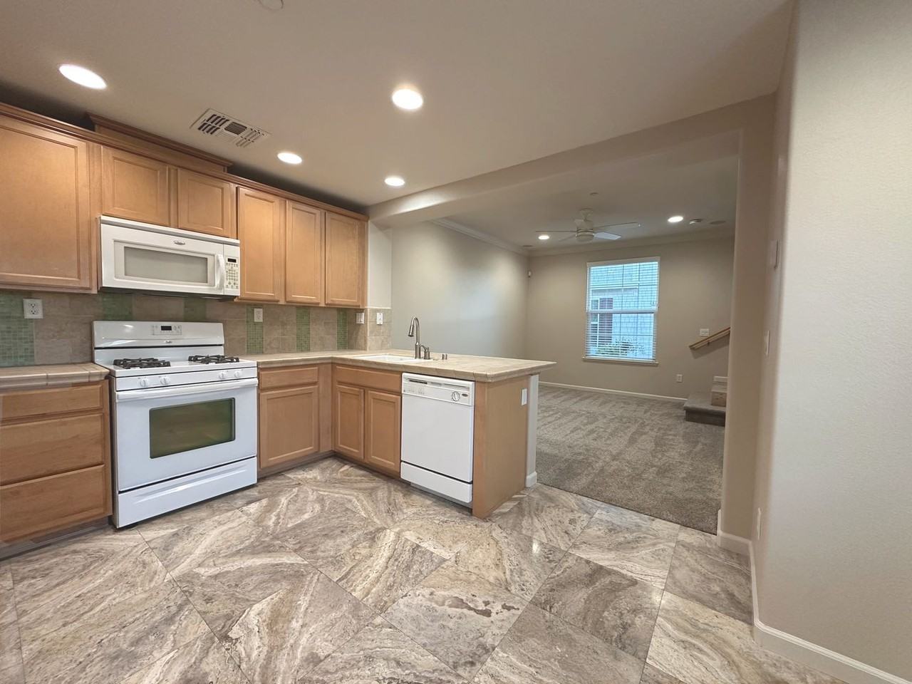 6104 Rockport Ln - Photo 3 of 29