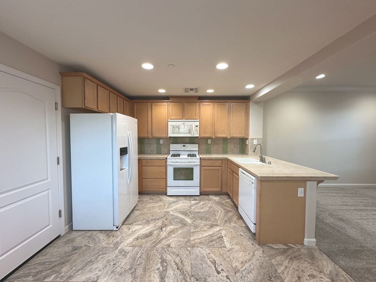 6104 Rockport Ln - Photo 4 of 29