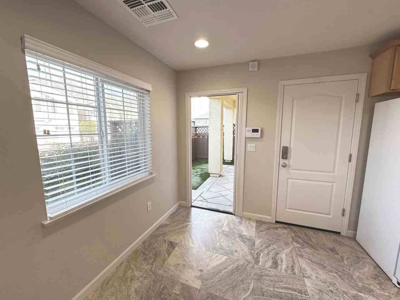 6104 Rockport Ln - Photo 6 of 29