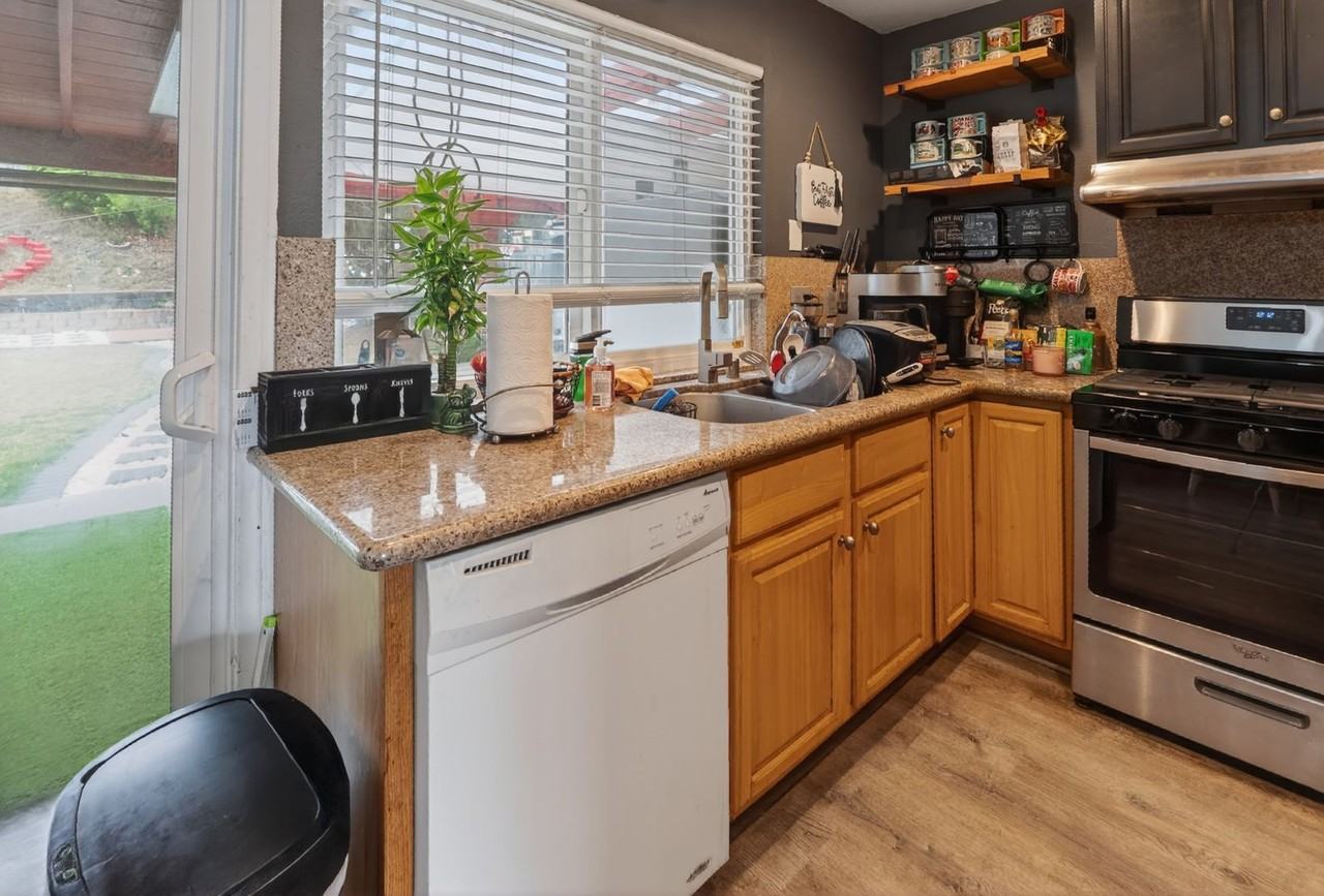 10924 Montongo St - Photo 7 of 30