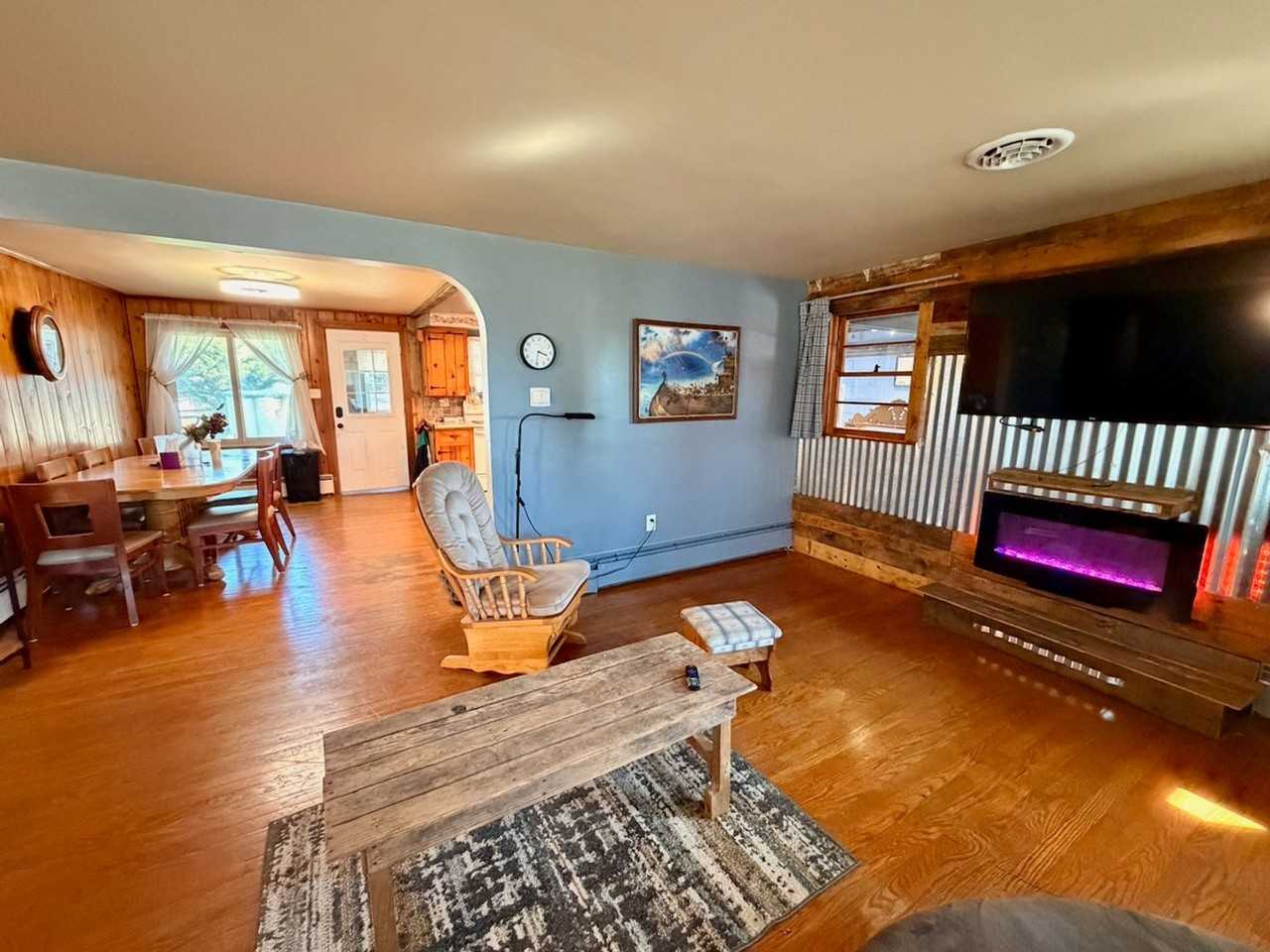 924 Blanchard Ave - Photo 6 of 11