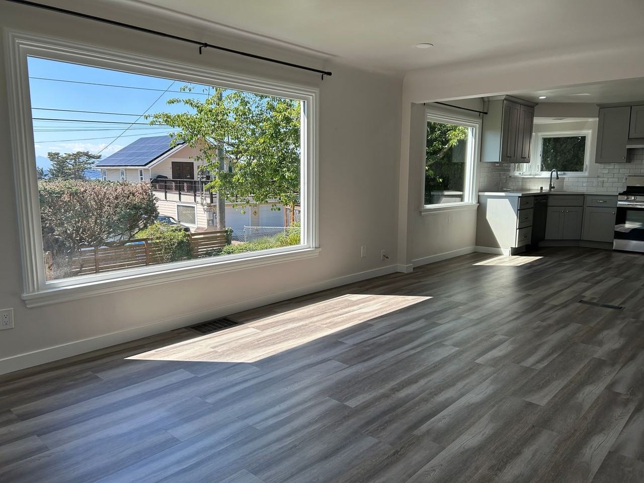 6023 35th Ave Sw - Photo 2 of 17