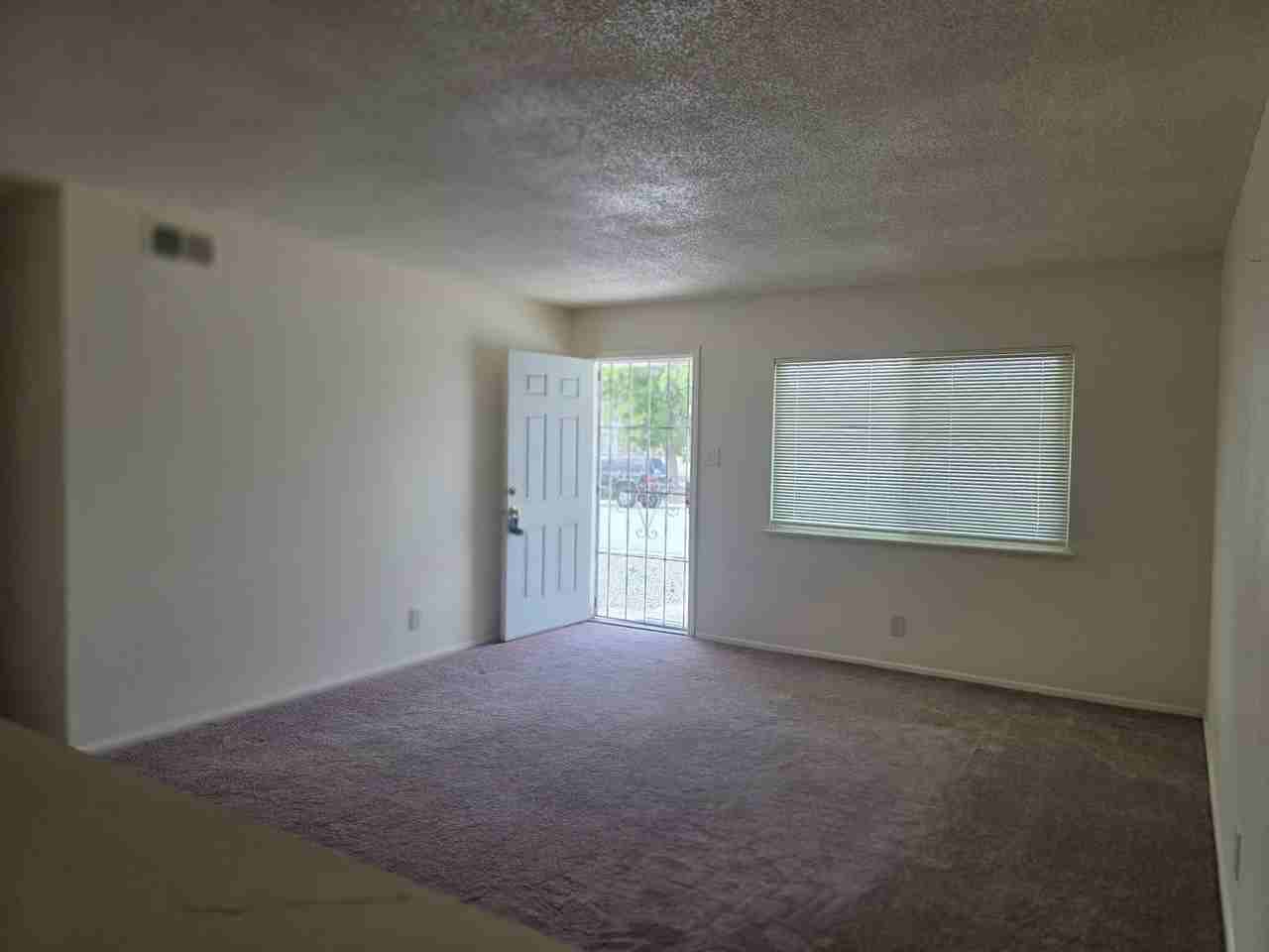 2640 Stine Way - Photo 3 of 15