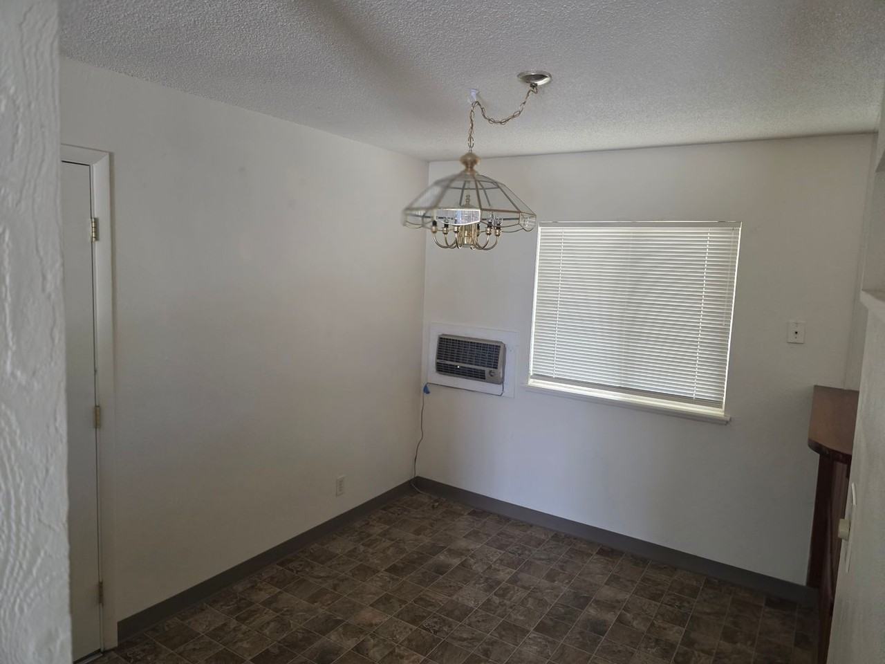 2640 Stine Way - Photo 4 of 15