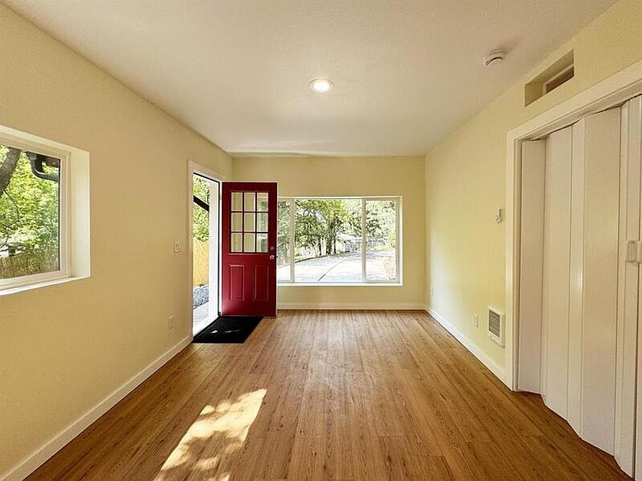 5020 Saratoga St #A - Photo 4 of 20