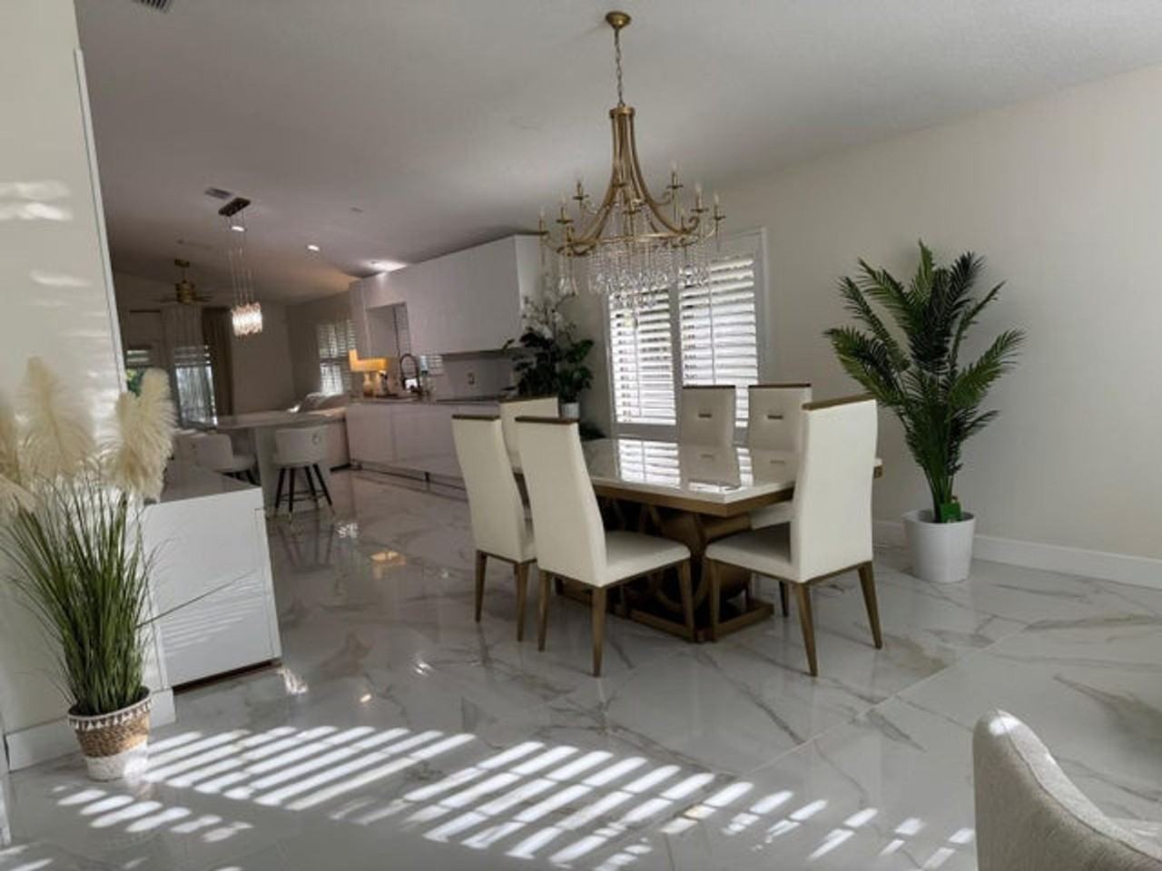 544 Nw 38th Ave - Photo 3 of 16