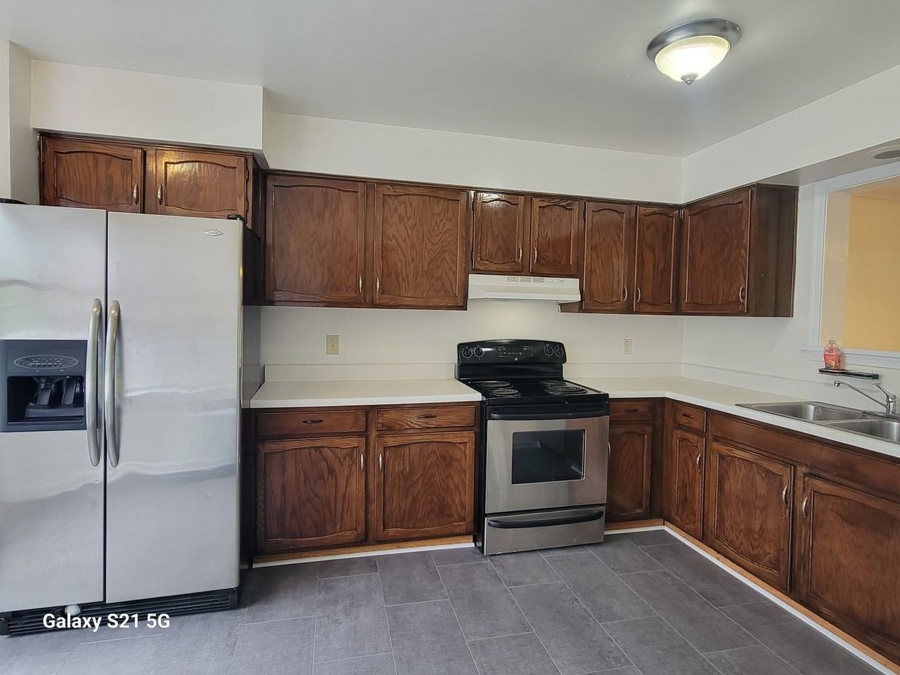 1563 Jameson Dr - Photo 4 of 21