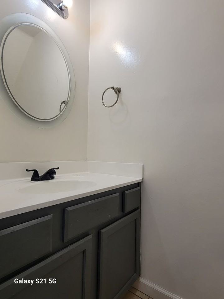 1563 Jameson Dr - Photo 7 of 21