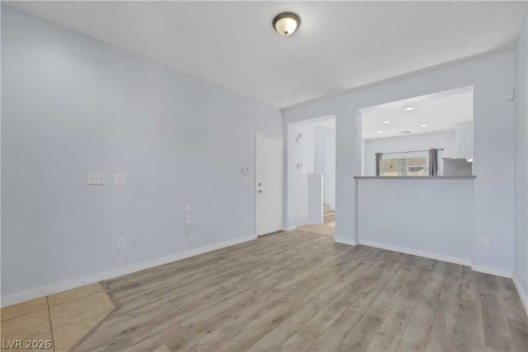 3423 Holly Ave - Photo 6 of 38