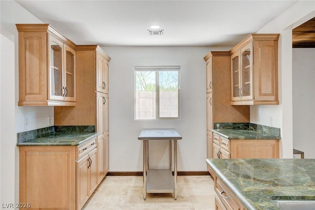 408 Lacy Ln - Photo 7 of 42