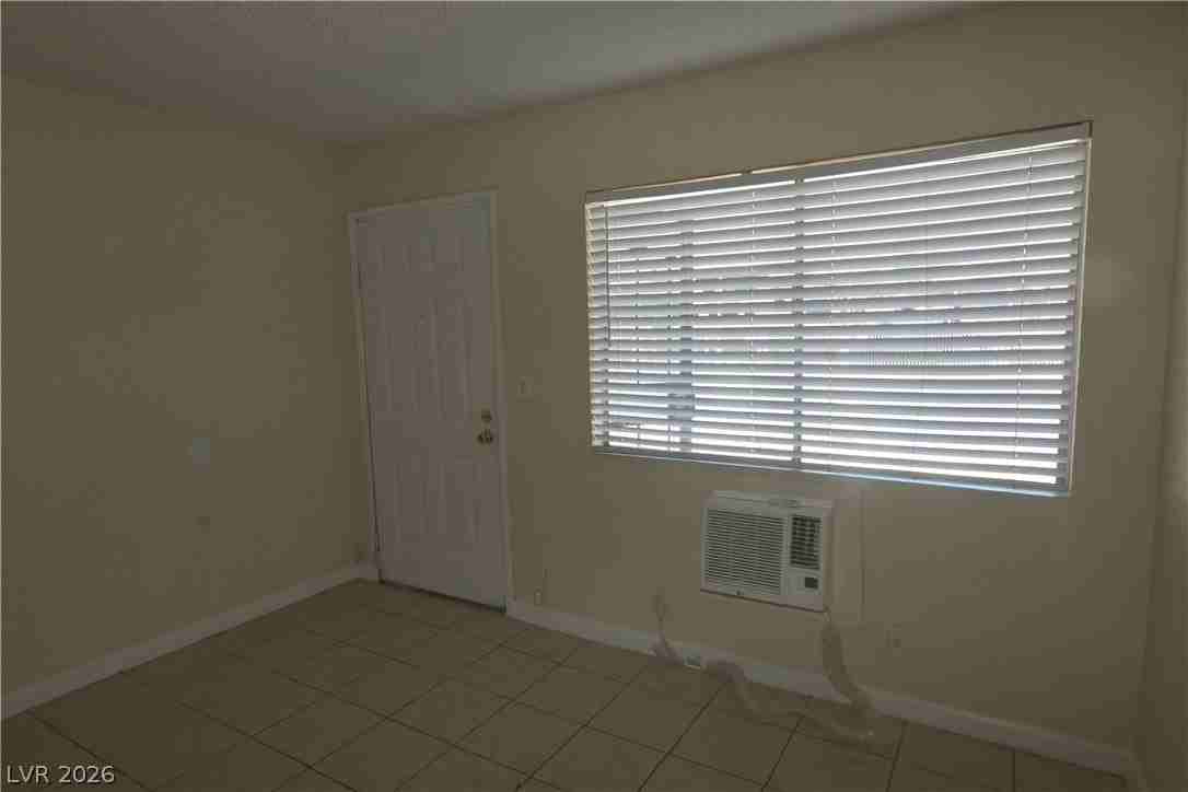 3021 E Carey Ave #2 - Photo 4 of 15