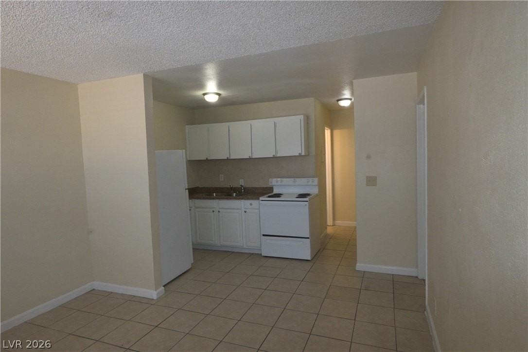 3021 E Carey Ave #2 - Photo 6 of 15