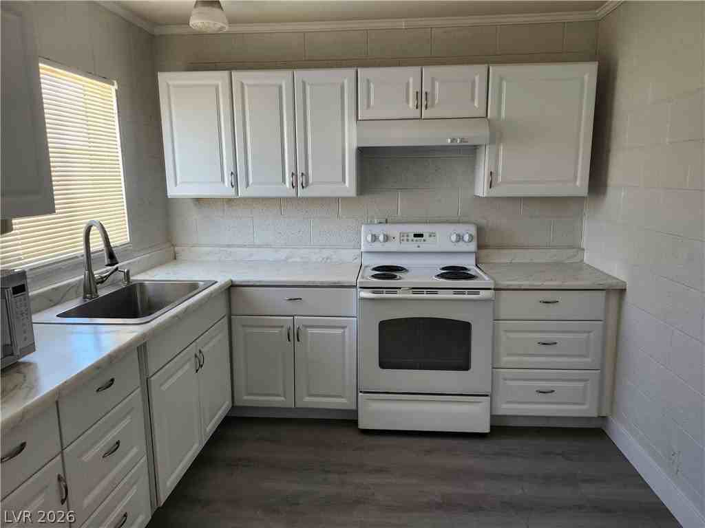 4624 Evergreen Pl - Photo 7 of 34