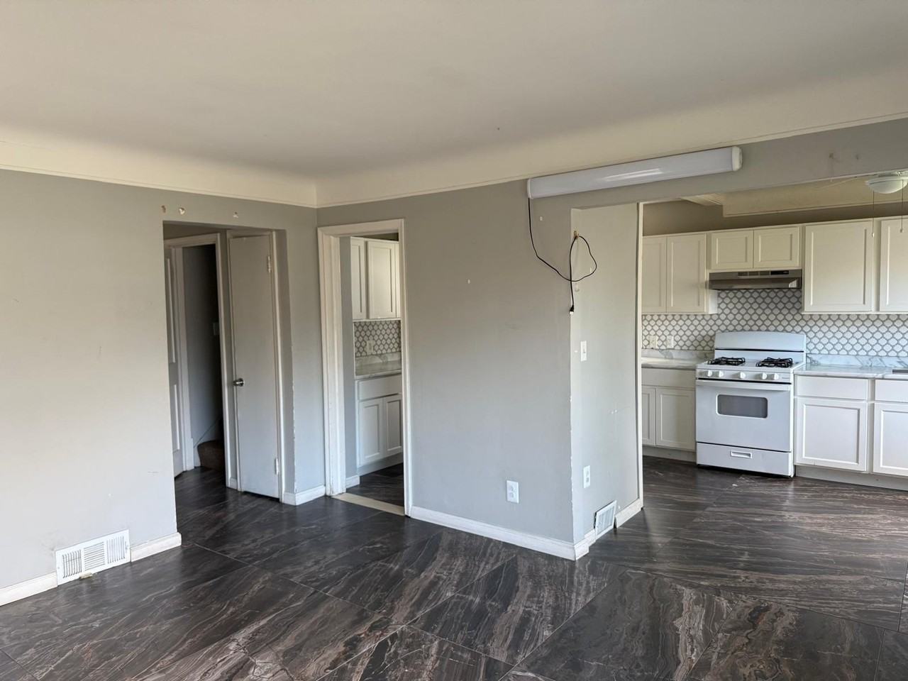 7709 Grayfield St - Photo 2 of 2