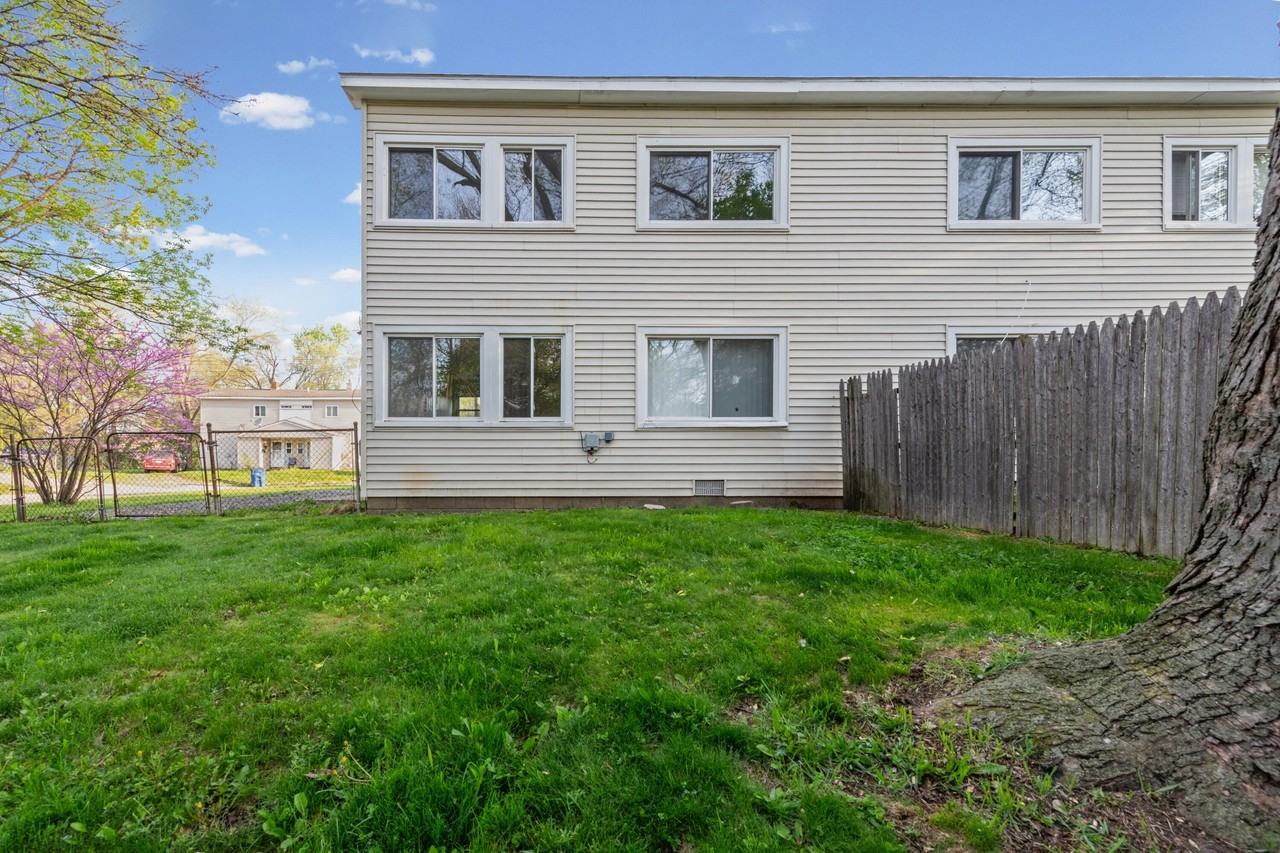 31546 Alpena Ct - Photo 4 of 16