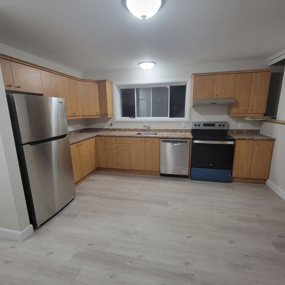 428 Yves St #1 - Photo 3 of 7