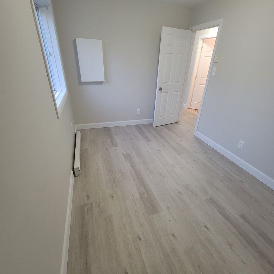 428 Yves St #1 - Photo 5 of 7