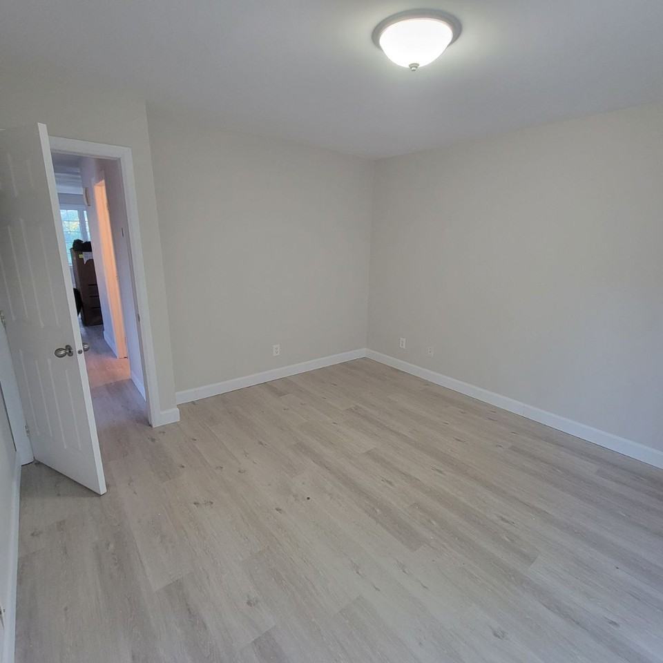 428 Yves St #1 - Photo 6 of 7